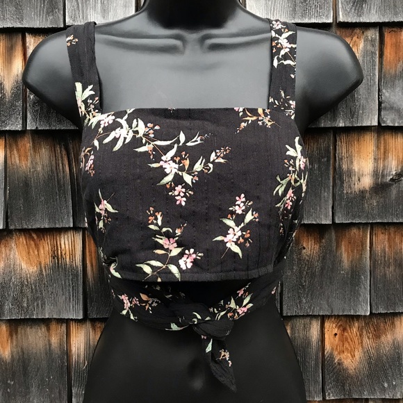 American Eagle Outfitters Tops - American Eagle crop top